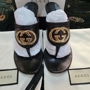 Gucci Black Leather Thong Sandals with Gold GG Logo
